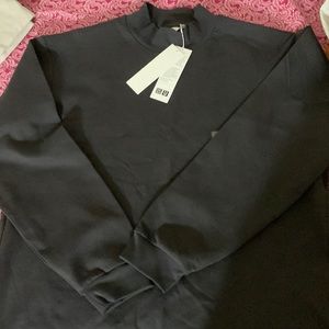 Uniqlo U Mockneck Longsleeve